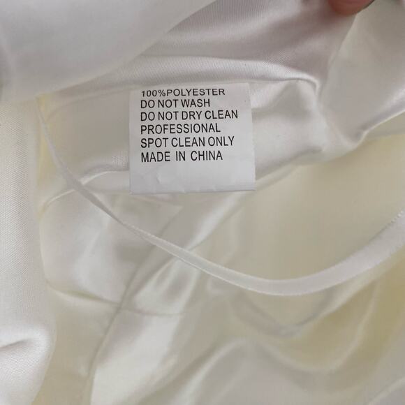 IEENA for MAC DUGGAL White Layered Tulle Chiffon Wedding Ball Gown Size 2 - Picture 14 of 16